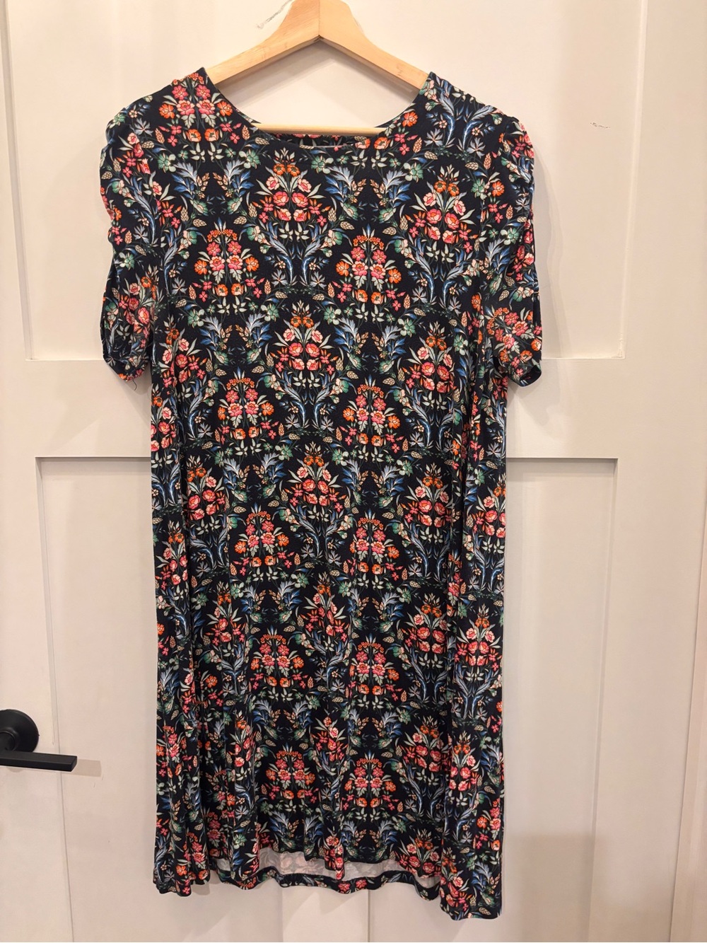 LOFT Navy Floral Short-Sleeve Shift Dress with Coral & Blue Accents